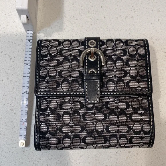 Authentic Coach leather signature canvas mini wallet with buckle - Picture 9 of 11